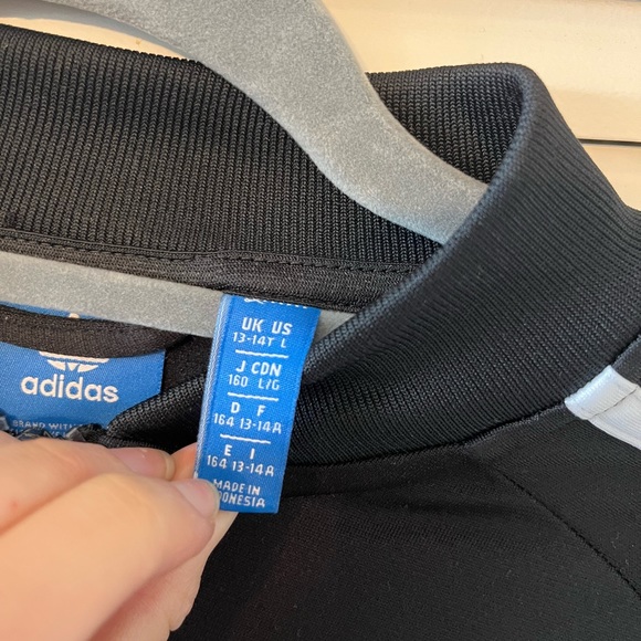 ADIDAS 3 stripe jacket. Youth size 13/14, or used as a womens SMALL. - Picture 4 of 6